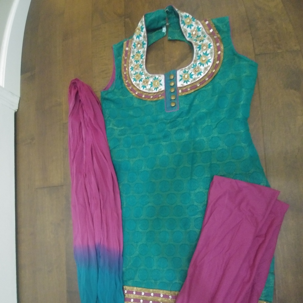 Indian Dress with skinny bottom and Duppatta
